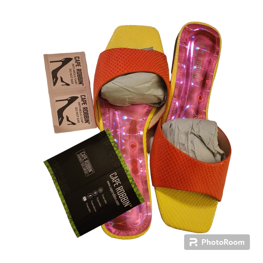 ORANGE SANDLES by CAPE
